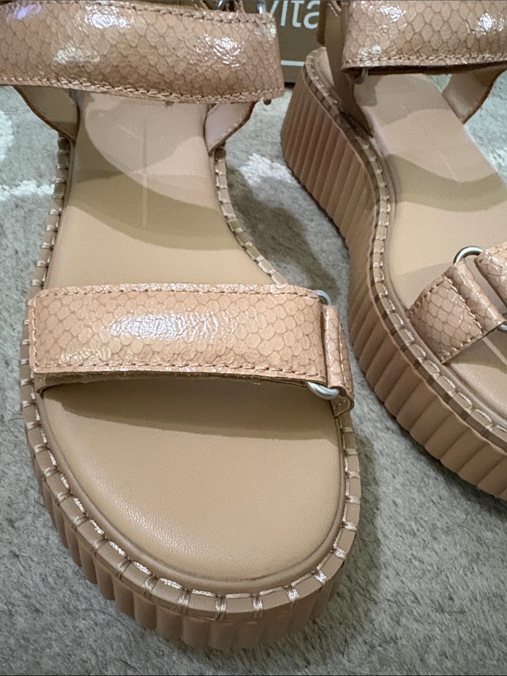 Dolce Vita Debra, Toffee embossed leather strap platform sandal size 7.5 - Picture 4 of 17